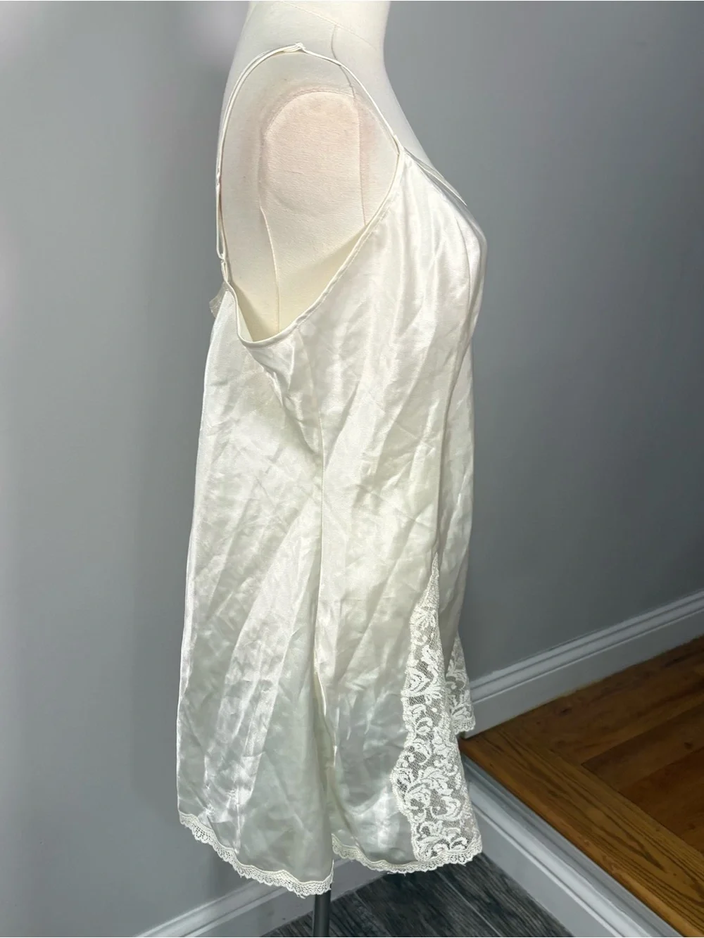 VTG Victorias Secret Ivory Slip Dress Gold Label Lace Satin Coquette Bridal Sz L